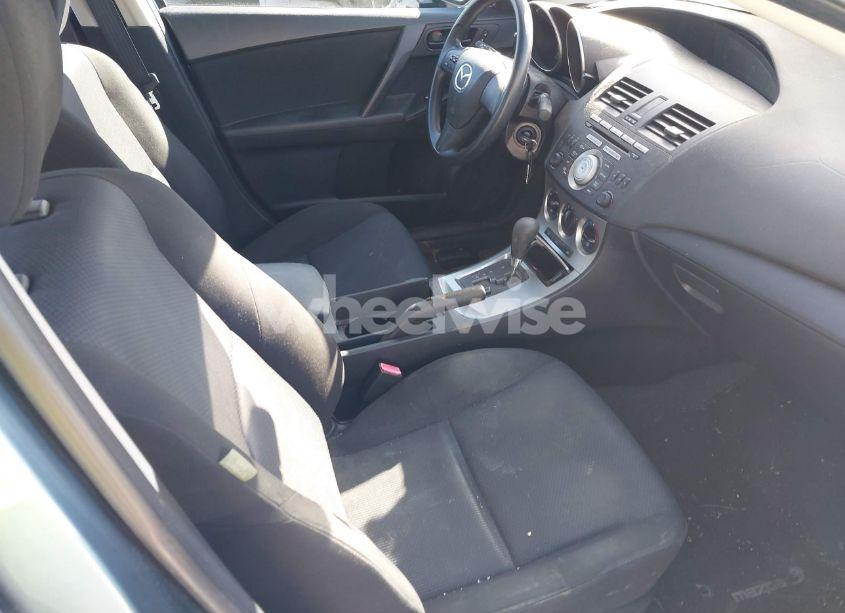 Photo 5 of 2011 Mazda Mazda3 I SPORT (VIN JM1BL1UG0B1381391)