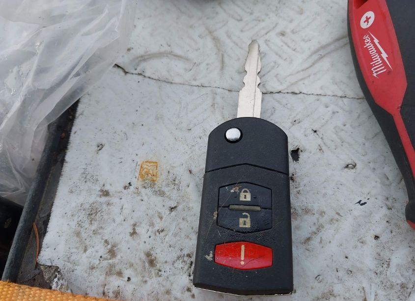 Photo 11 of 2011 Mazda Mazda3 I SPORT (VIN JM1BL1UG0B1473701)