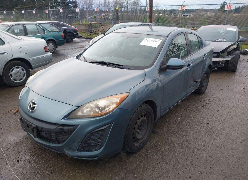 Photo 2 of 2011 Mazda Mazda3 I SPORT (VIN JM1BL1UG0B1473701)