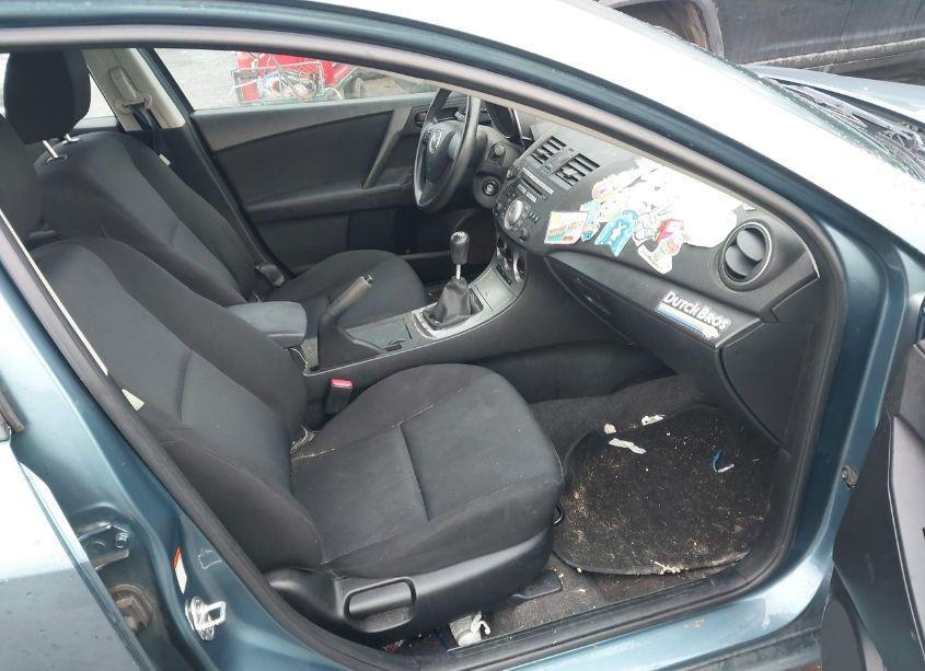 Photo 5 of 2011 Mazda Mazda3 I SPORT (VIN JM1BL1UG0B1473701)