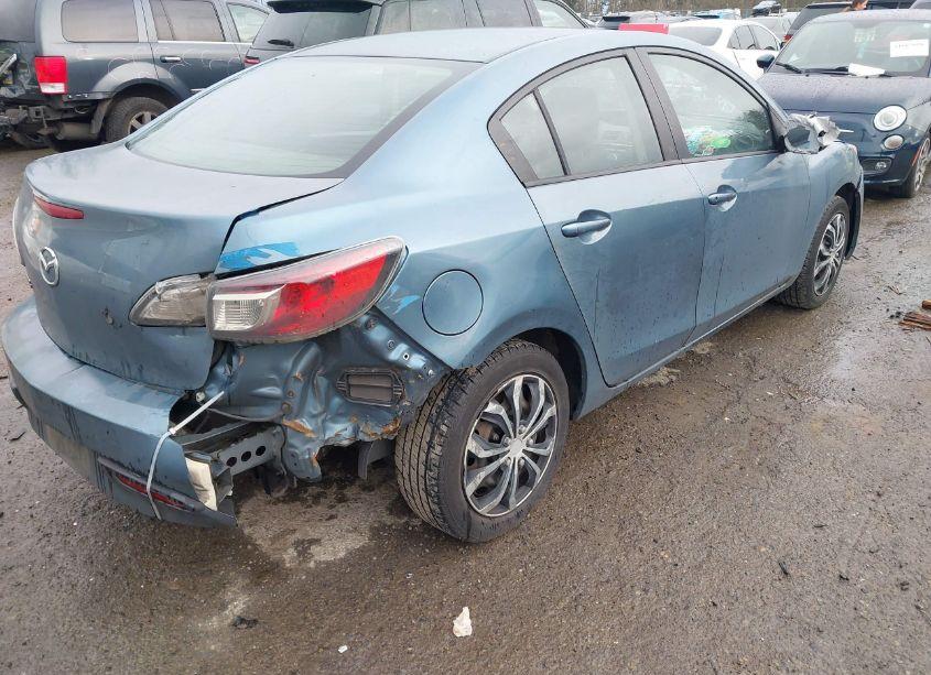 Photo 6 of 2011 Mazda Mazda3 I SPORT (VIN JM1BL1UG0B1473701)