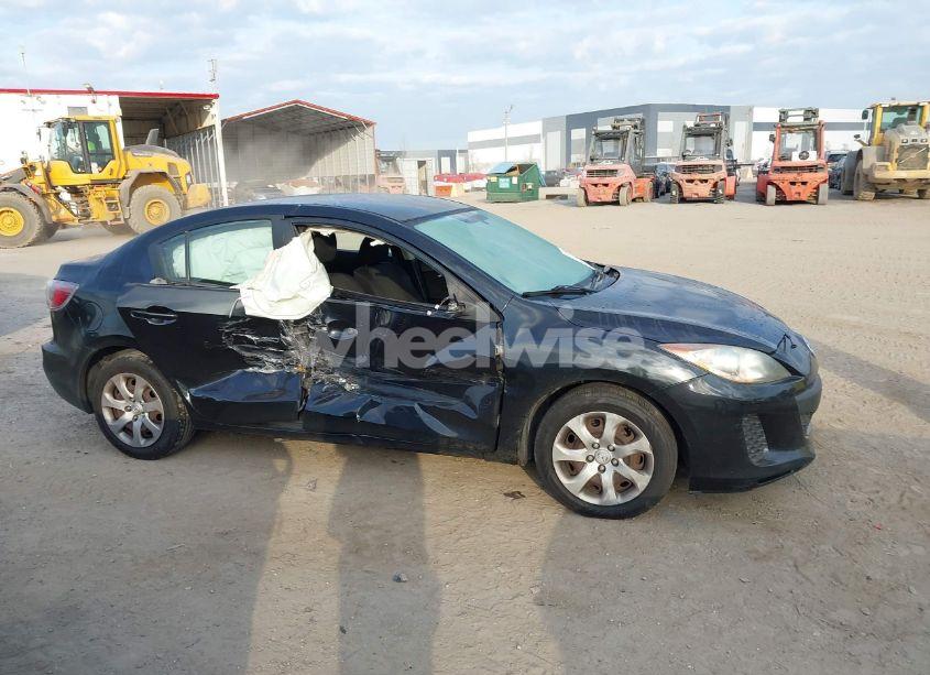 Photo 13 of 2012 Mazda Mazda3 I SPORT (VIN JM1BL1UG0C1502132)