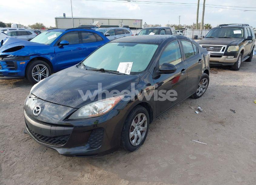 Photo 2 of 2012 Mazda Mazda3 I SPORT (VIN JM1BL1UG0C1502132)