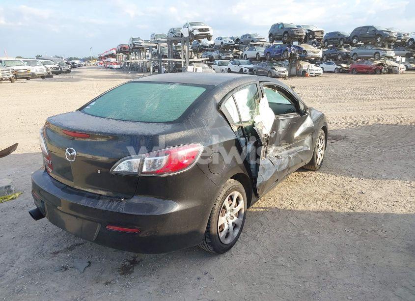 Photo 4 of 2012 Mazda Mazda3 I SPORT (VIN JM1BL1UG0C1502132)