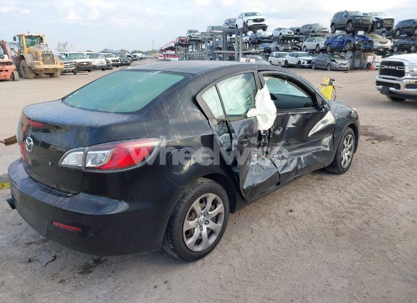 Photo 6 of 2012 Mazda Mazda3 I SPORT (VIN JM1BL1UG0C1502132)