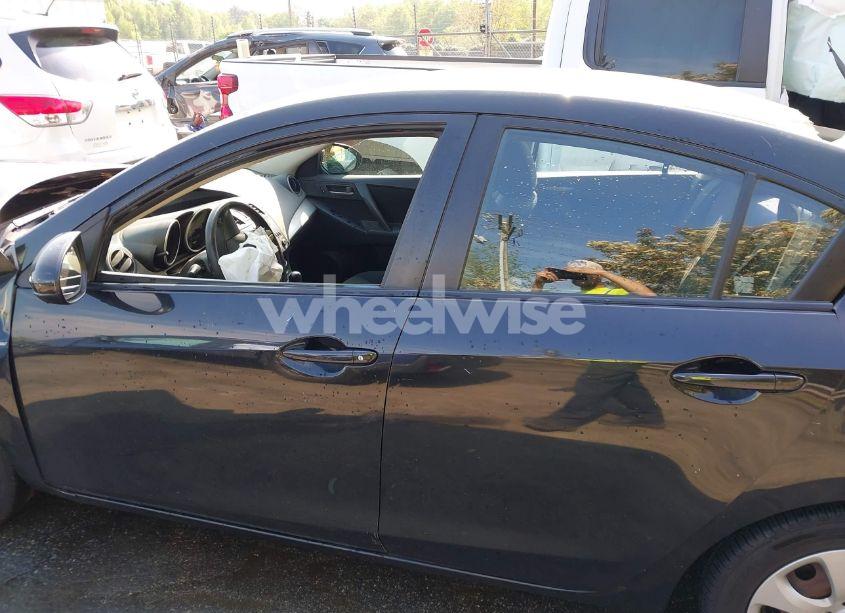 Photo 14 of 2012 Mazda Mazda3 I SPORT (VIN JM1BL1UG0C1530996)