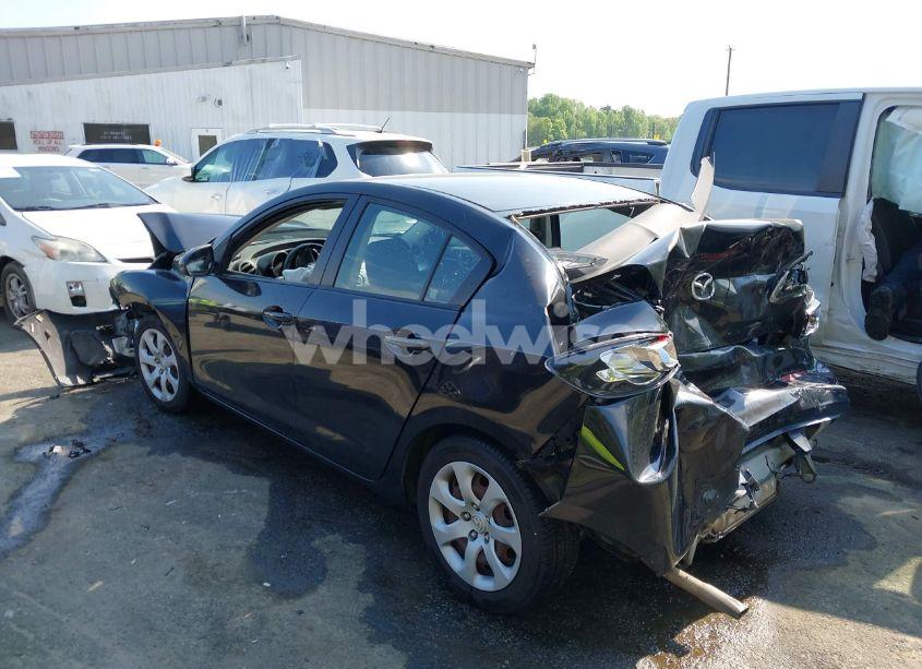 Photo 3 of 2012 Mazda Mazda3 I SPORT (VIN JM1BL1UG0C1530996)