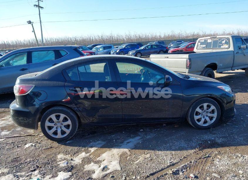 Photo 13 of 2012 Mazda Mazda3 I SPORT (VIN JM1BL1UG0C1562041)