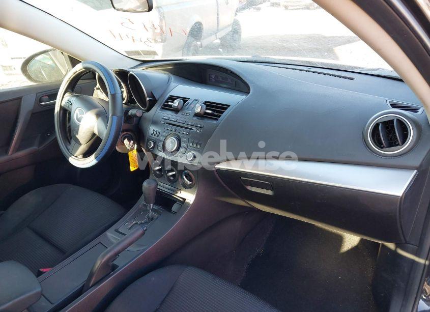 Photo 5 of 2012 Mazda Mazda3 I SPORT (VIN JM1BL1UG0C1562041)