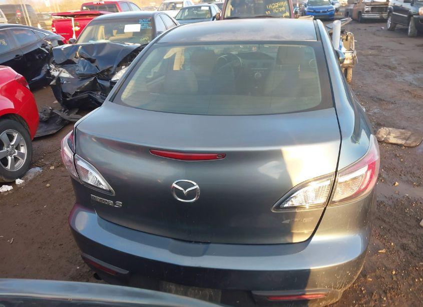 Photo 16 of 2011 Mazda Mazda3 (VIN JM1BL1UG1B1418089)