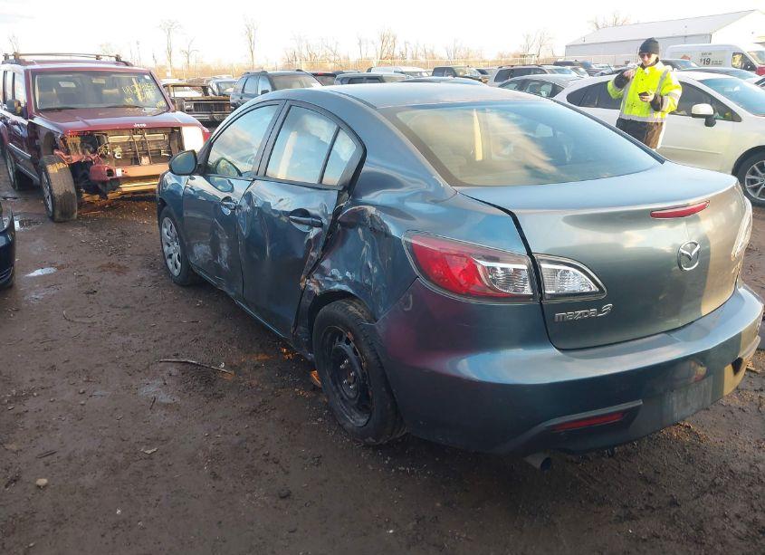 Photo 3 of 2011 Mazda Mazda3 (VIN JM1BL1UG1B1418089)