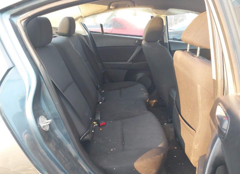 Photo 8 of 2011 Mazda Mazda3 (VIN JM1BL1UG1B1418089)