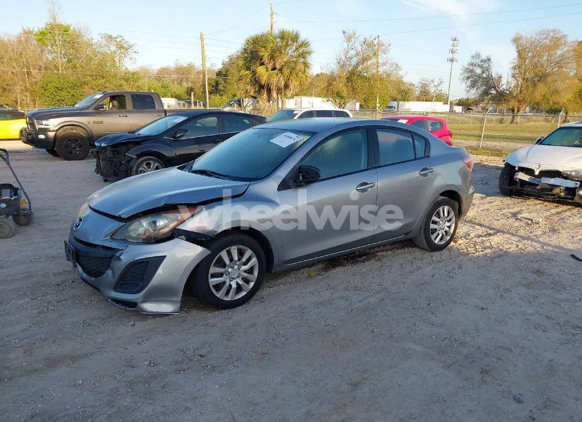 Photo 2 of 2011 Mazda Mazda3 I SPORT (VIN JM1BL1UG1B1421543)