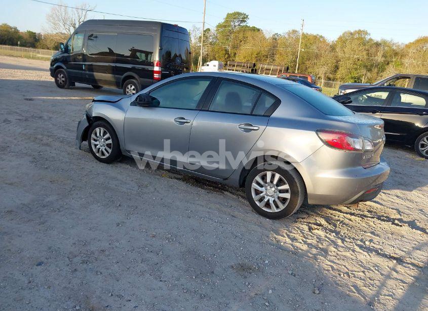 Photo 3 of 2011 Mazda Mazda3 I SPORT (VIN JM1BL1UG1B1421543)