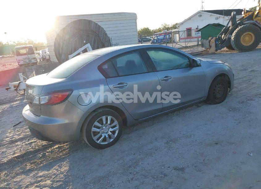 Photo 4 of 2011 Mazda Mazda3 I SPORT (VIN JM1BL1UG1B1421543)