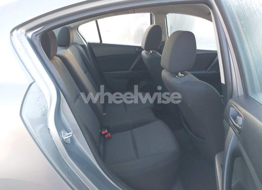 Photo 8 of 2011 Mazda Mazda3 I SPORT (VIN JM1BL1UG1B1421543)