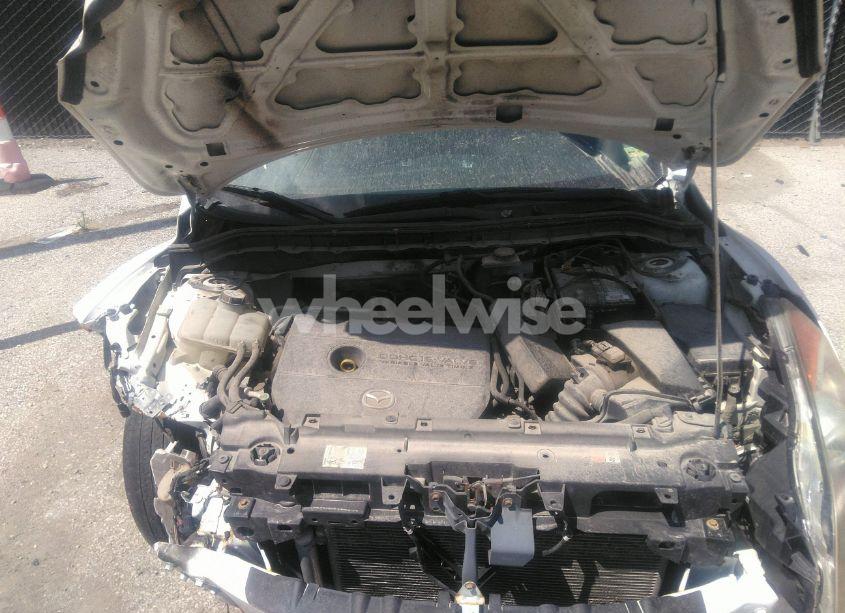 Photo 10 of 2011 Mazda Mazda3 I SPORT (VIN JM1BL1UG1B1466580)