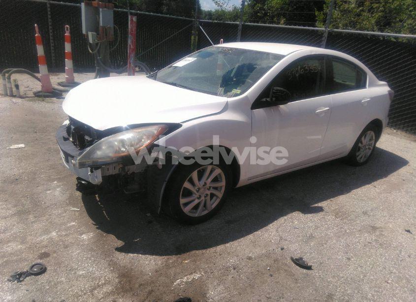 Photo 2 of 2011 Mazda Mazda3 I SPORT (VIN JM1BL1UG1B1466580)