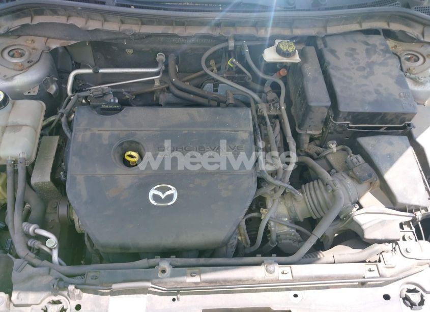 Photo 10 of 2011 Mazda Mazda3 I SPORT (VIN JM1BL1UG1B1467356)