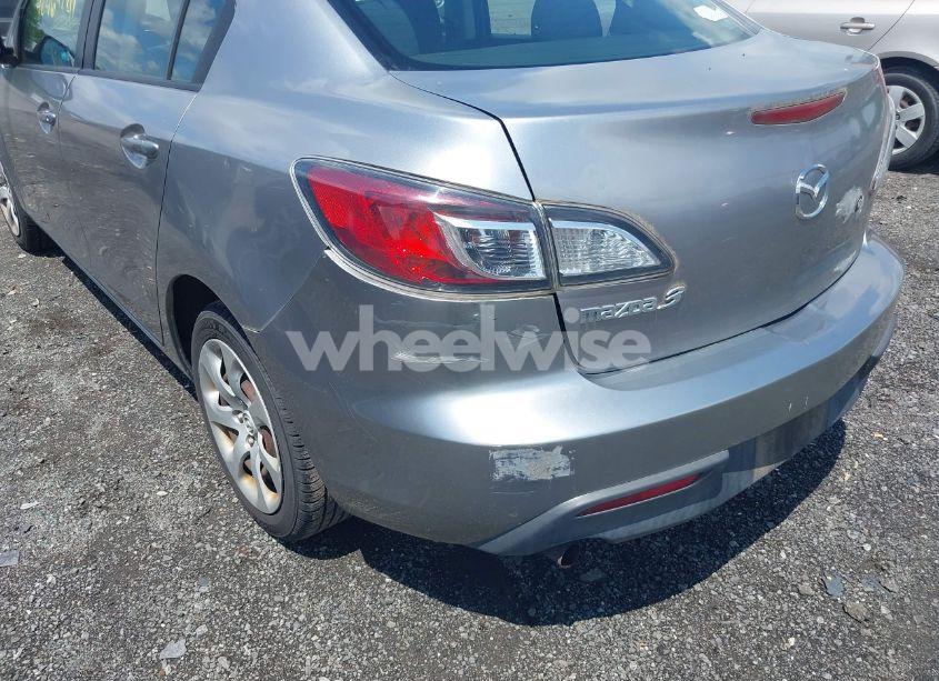 Photo 6 of 2011 Mazda Mazda3 I SPORT (VIN JM1BL1UG1B1467356)