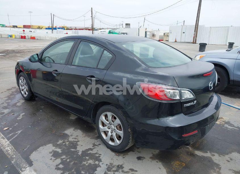 Photo 3 of 2012 Mazda Mazda3 I SPORT (VIN JM1BL1UG1C1524804)