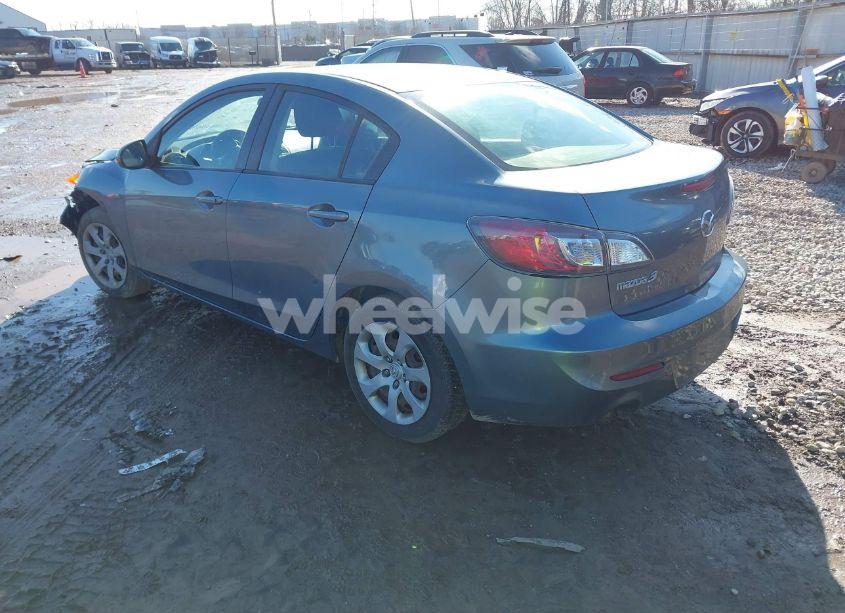 Photo 3 of 2012 Mazda Mazda3 I SPORT (VIN JM1BL1UG1C1543904)