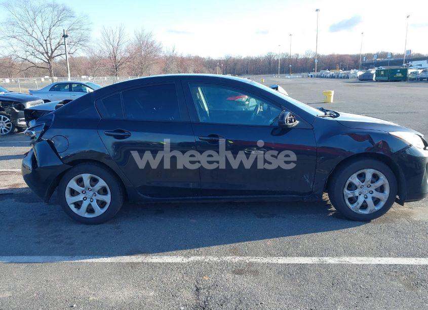 Photo 13 of 2012 Mazda Mazda3 I SPORT (VIN JM1BL1UG1C1551257)