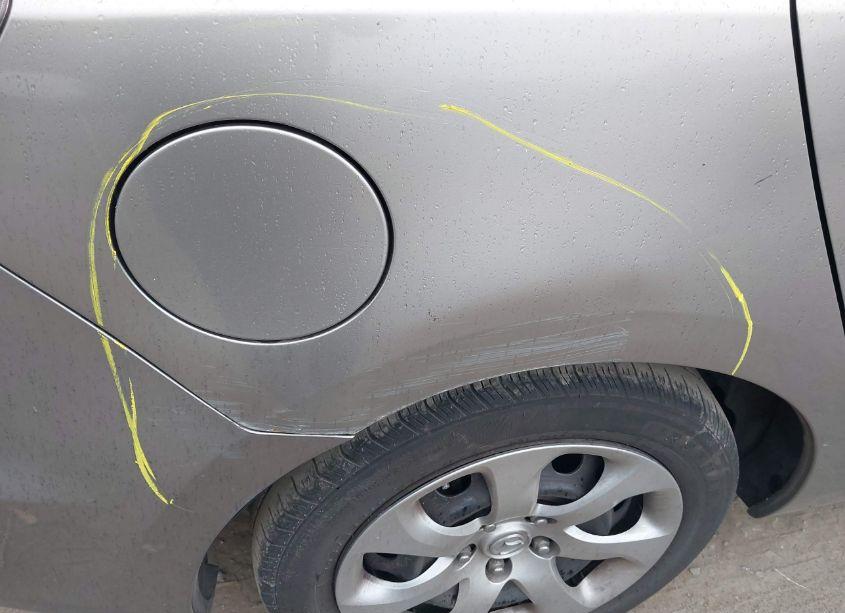 Photo 17 of 2012 Mazda Mazda3 I SPORT (VIN JM1BL1UG1C1572979)