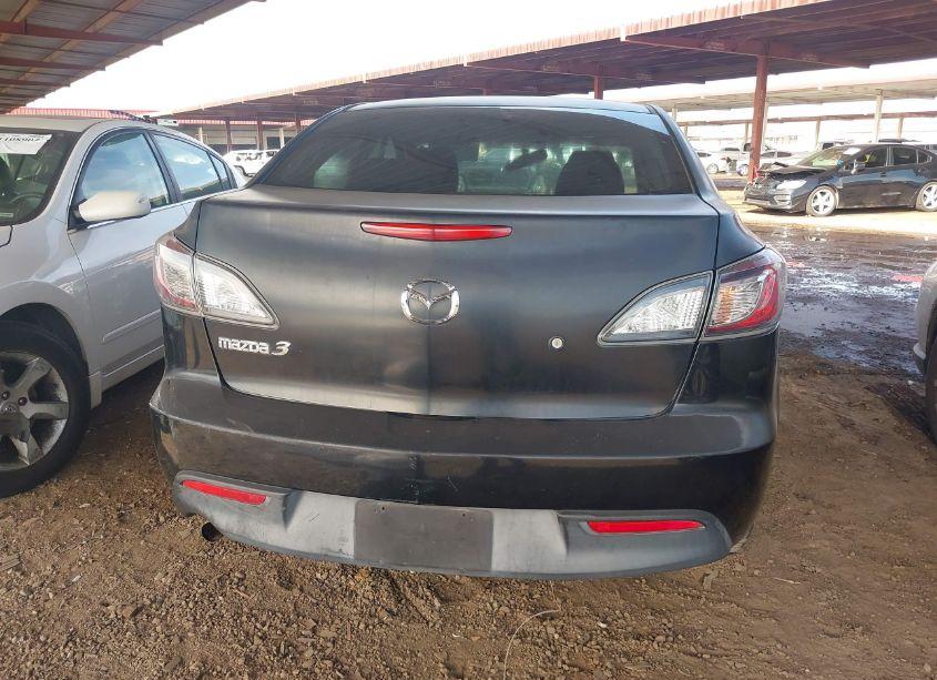 Photo 16 of 2011 Mazda Mazda3 I SPORT (VIN JM1BL1UG2B1370716)