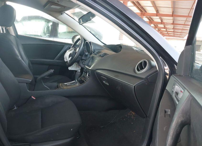 Photo 5 of 2011 Mazda Mazda3 I SPORT (VIN JM1BL1UG2B1370716)