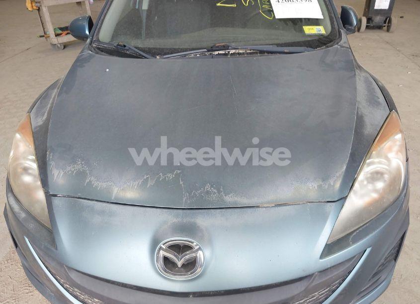 Photo 13 of 2011 Mazda Mazda3 I SPORT (VIN JM1BL1UG2B1385085)