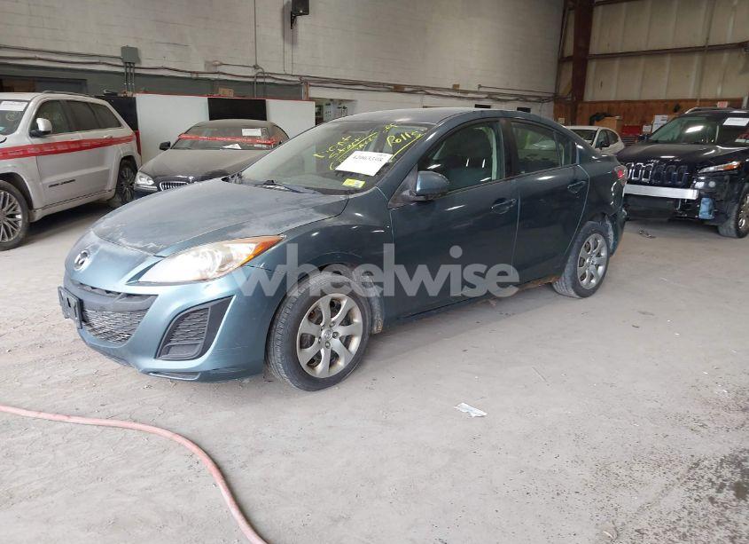 Photo 2 of 2011 Mazda Mazda3 I SPORT (VIN JM1BL1UG2B1385085)