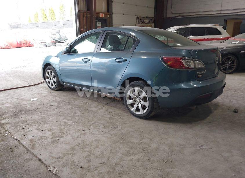 Photo 3 of 2011 Mazda Mazda3 I SPORT (VIN JM1BL1UG2B1385085)