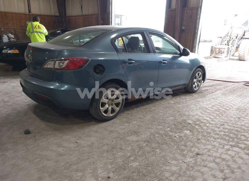 Photo 4 of 2011 Mazda Mazda3 I SPORT (VIN JM1BL1UG2B1385085)