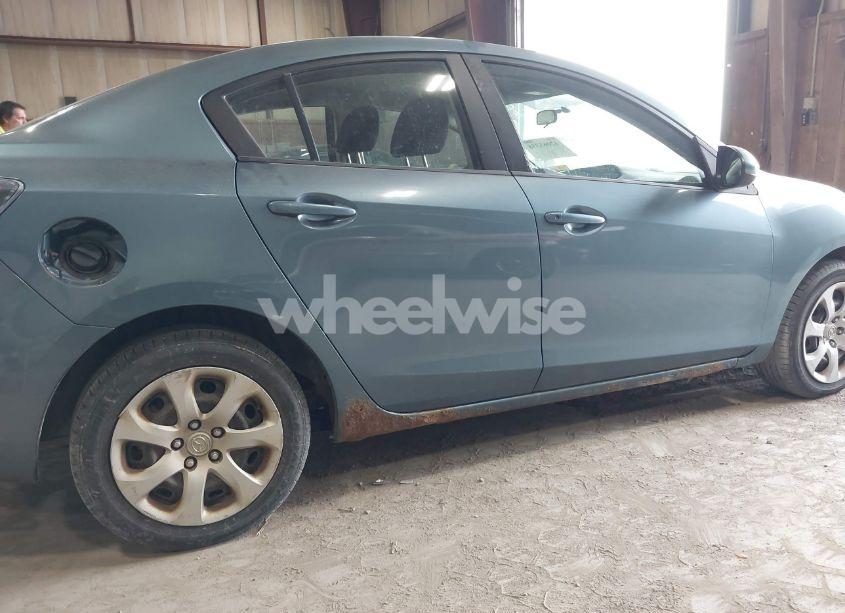 Photo 6 of 2011 Mazda Mazda3 I SPORT (VIN JM1BL1UG2B1385085)