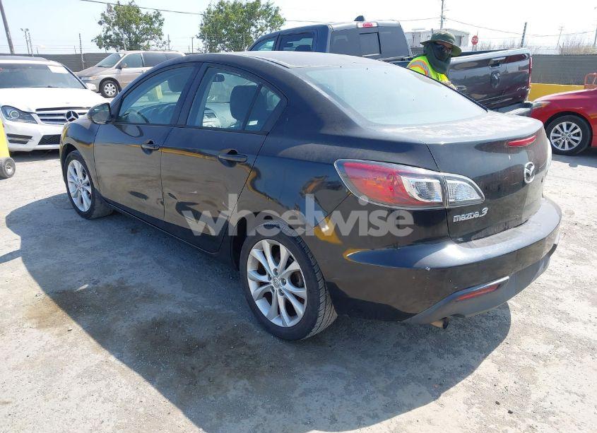 Photo 3 of 2011 Mazda Mazda3 I SPORT (VIN JM1BL1UG2B1467379)