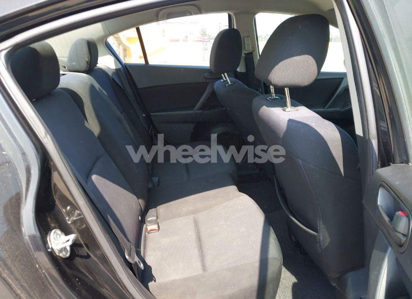 Photo 8 of 2011 Mazda Mazda3 I SPORT (VIN JM1BL1UG2B1467379)