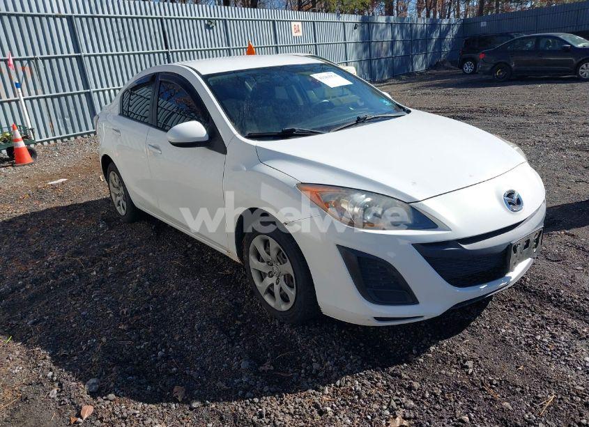 2011 Mazda Mazda3 I SPORT (VIN JM1BL1UG2B1497546) main photo