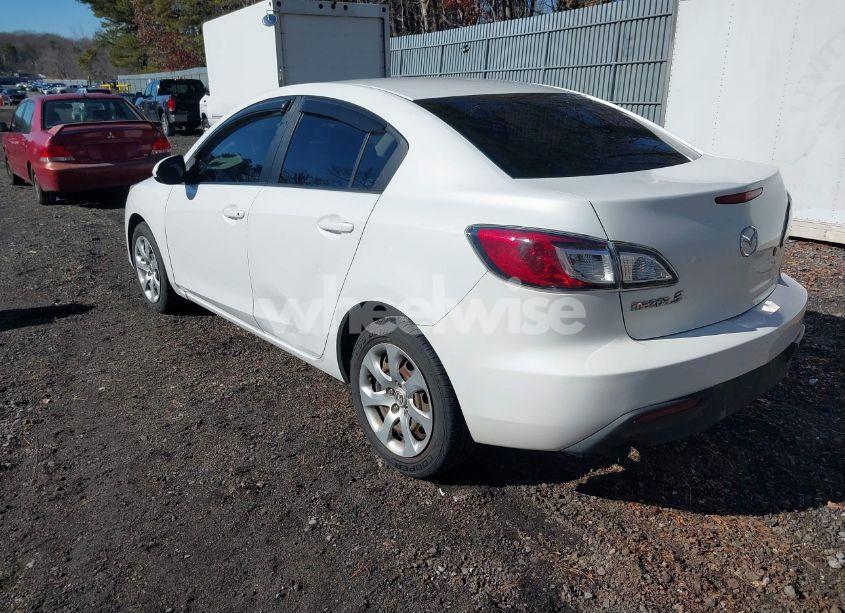 Photo 3 of 2011 Mazda Mazda3 I SPORT (VIN JM1BL1UG2B1497546)