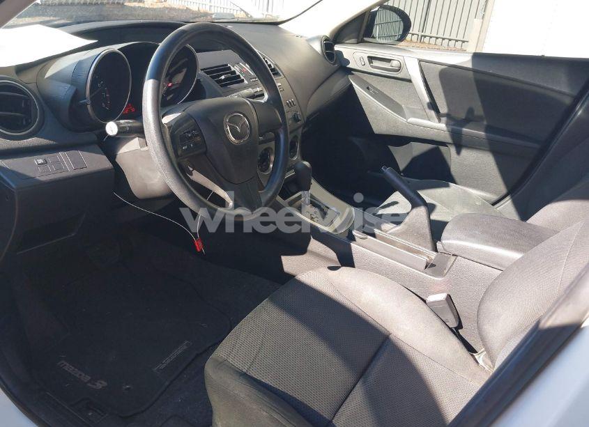 Photo 5 of 2011 Mazda Mazda3 I SPORT (VIN JM1BL1UG2B1497546)