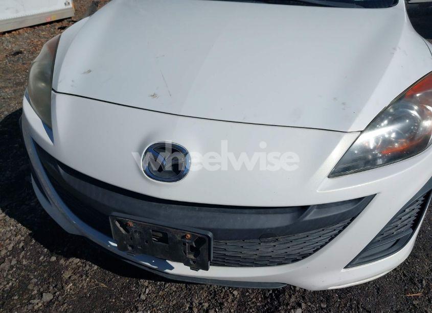 Photo 6 of 2011 Mazda Mazda3 I SPORT (VIN JM1BL1UG2B1497546)