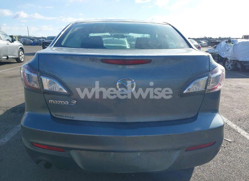 Photo 16 of 2012 Mazda Mazda3 I SPORT (VIN JM1BL1UG2C1520955)
