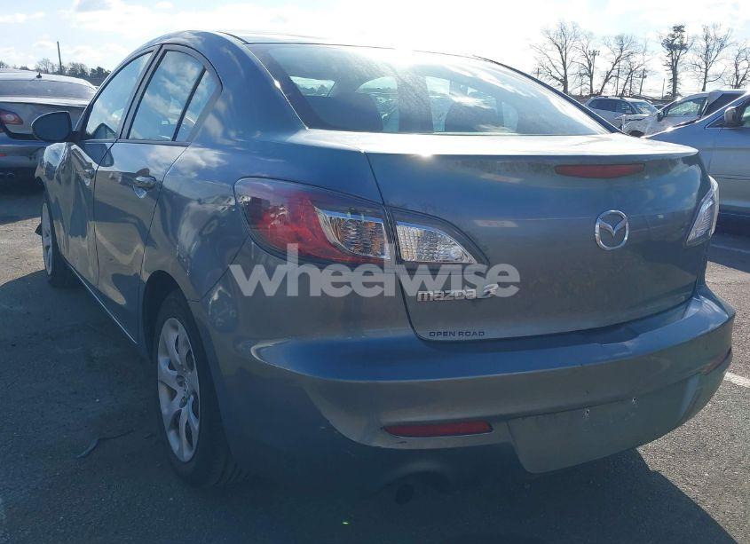 Photo 3 of 2012 Mazda Mazda3 I SPORT (VIN JM1BL1UG2C1520955)