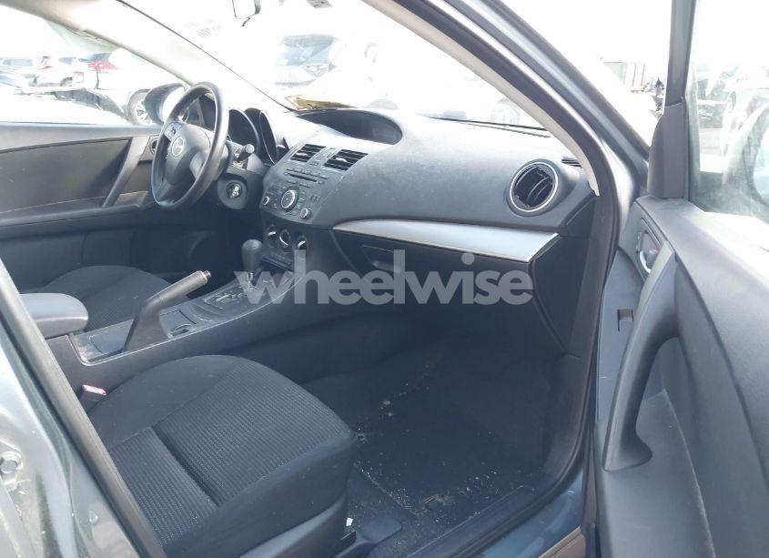 Photo 5 of 2012 Mazda Mazda3 I SPORT (VIN JM1BL1UG2C1520955)