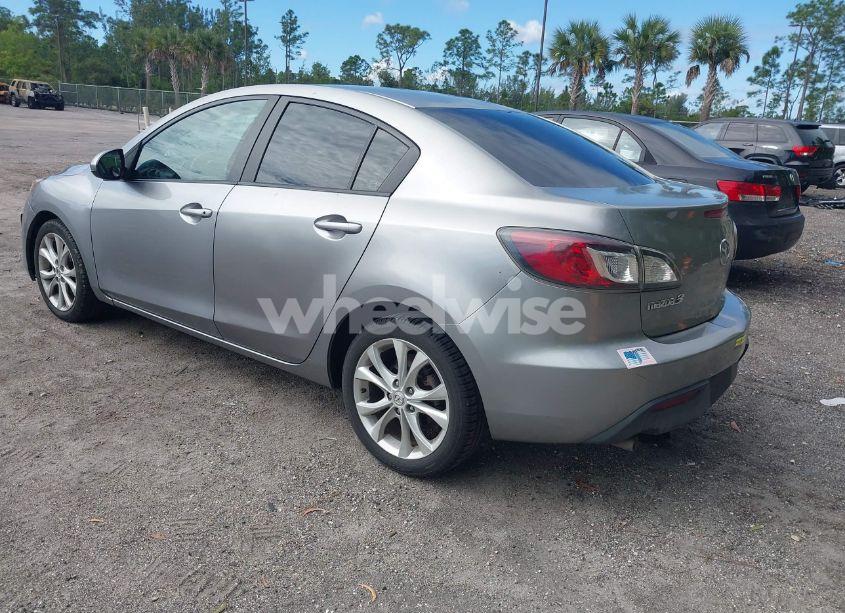 Photo 3 of 2011 Mazda Mazda3 I SPORT (VIN JM1BL1UG3B1493196)