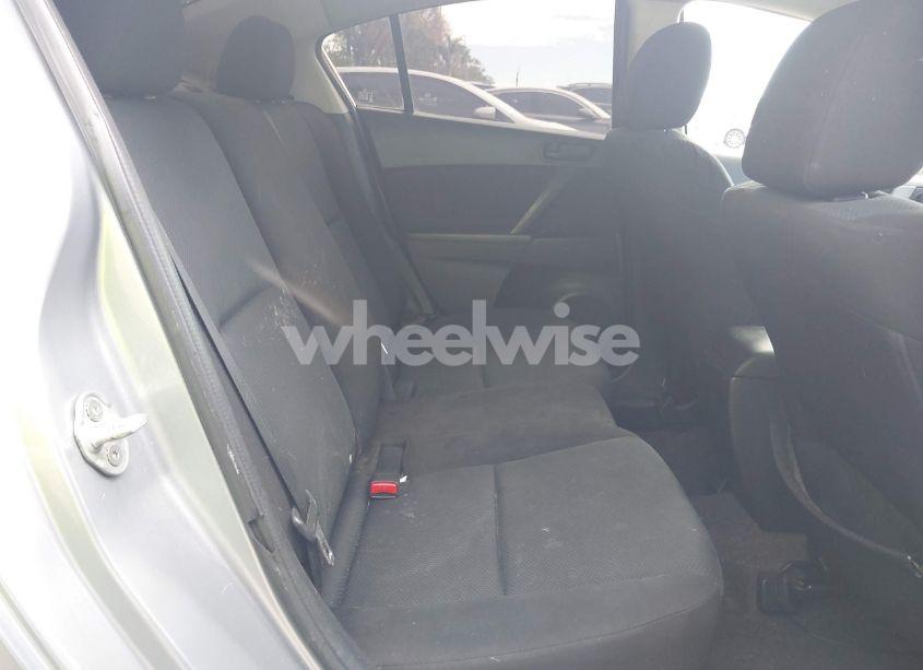 Photo 8 of 2011 Mazda Mazda3 I SPORT (VIN JM1BL1UG3B1493196)