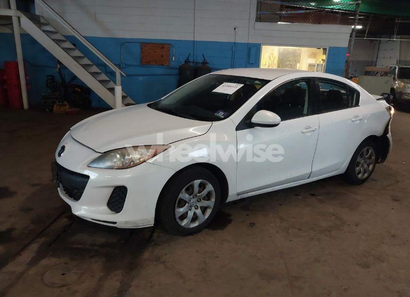 Photo 2 of 2012 Mazda Mazda3 I SPORT (VIN JM1BL1UG3C1518034)