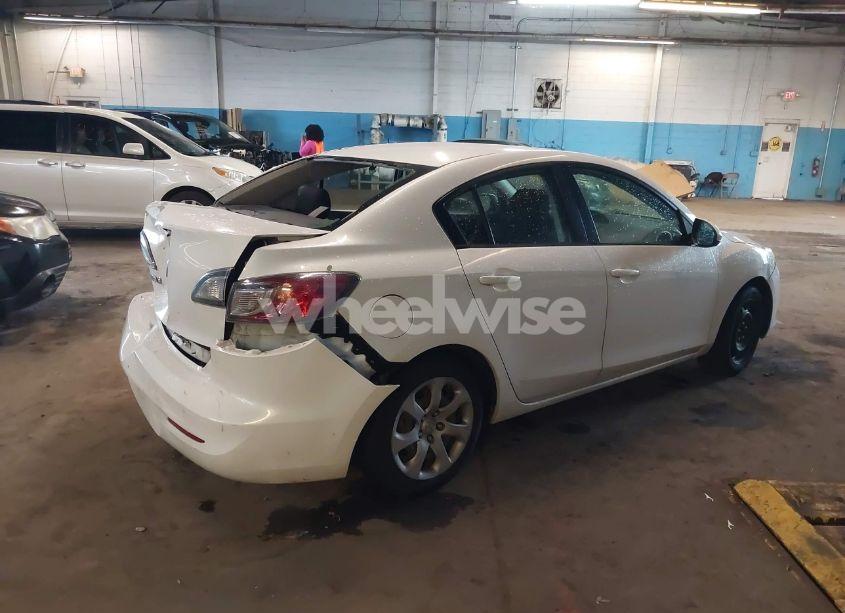 Photo 4 of 2012 Mazda Mazda3 I SPORT (VIN JM1BL1UG3C1518034)