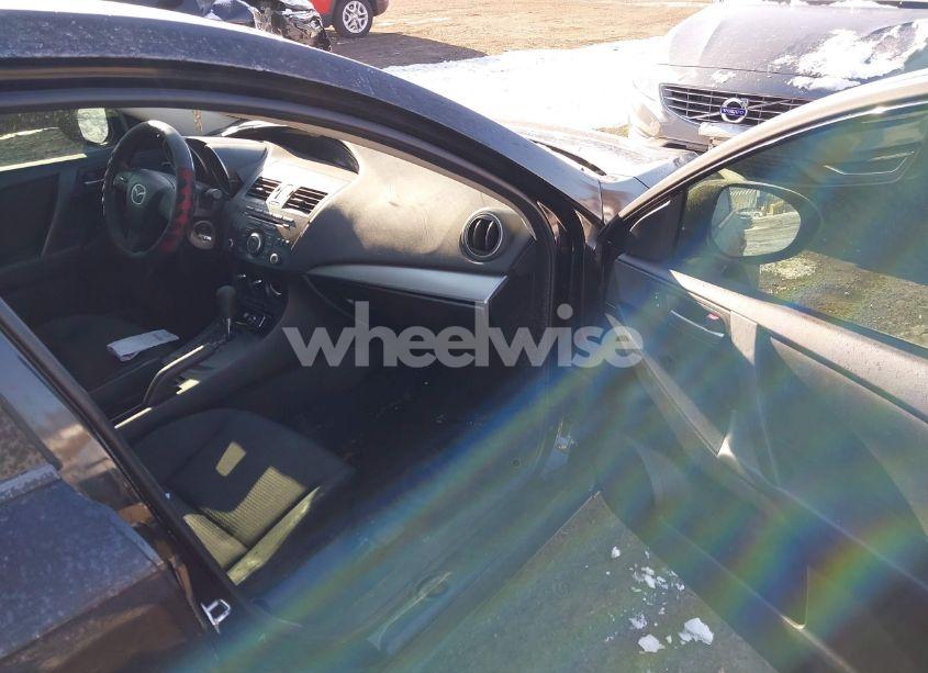 Photo 5 of 2012 Mazda Mazda3 I SPORT (VIN JM1BL1UG3C1519376)