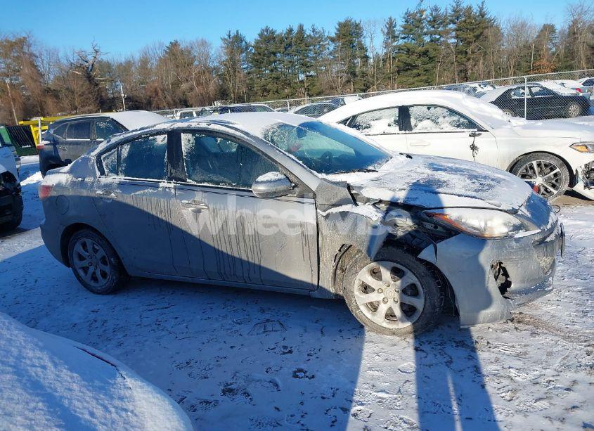 Photo 13 of 2012 Mazda Mazda3 I SPORT (VIN JM1BL1UG3C1582493)